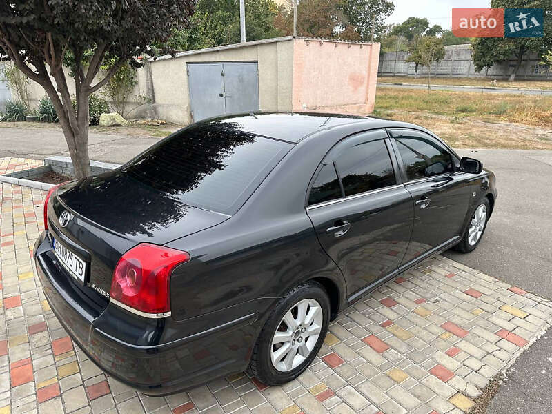 Седан Toyota Avensis 2003 в Одесі
