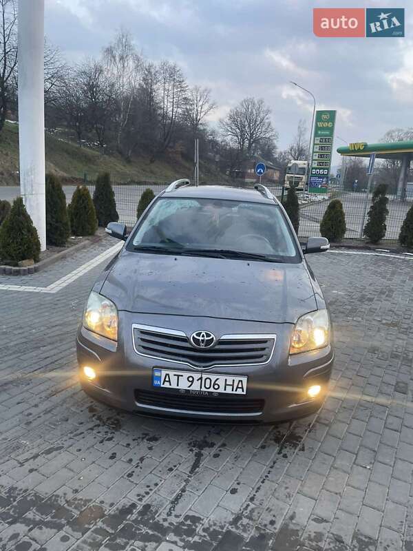 Універсал Toyota Avensis 2008 в Івано-Франківську