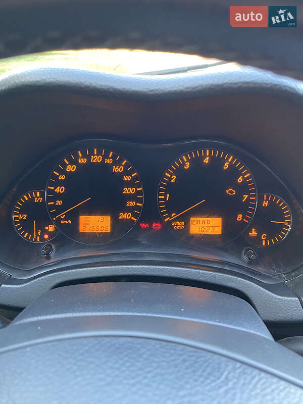 Седан Toyota Avensis 2004 в Прилуках