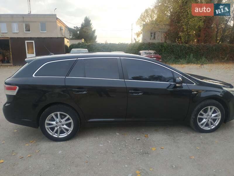 Універсал Toyota Avensis 2011 в Запоріжжі