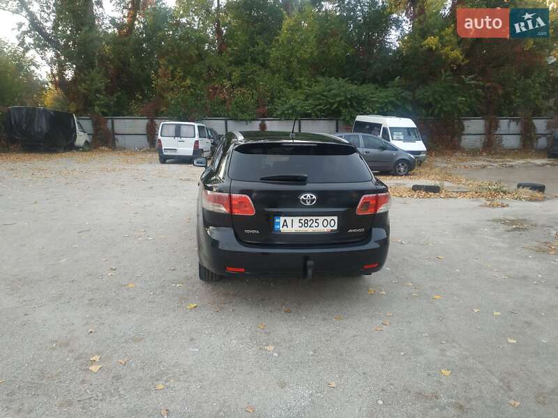 Універсал Toyota Avensis 2011 в Запоріжжі