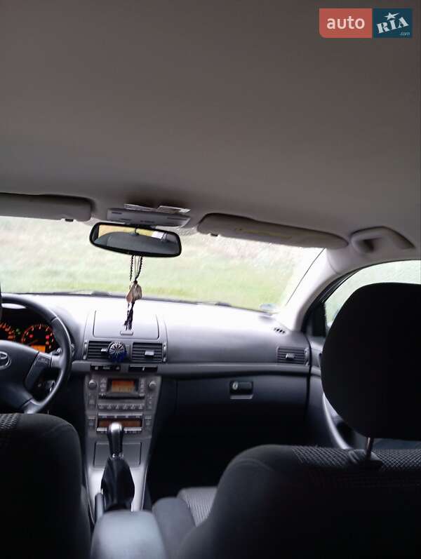 Универсал Toyota Avensis 2006 в Радехове