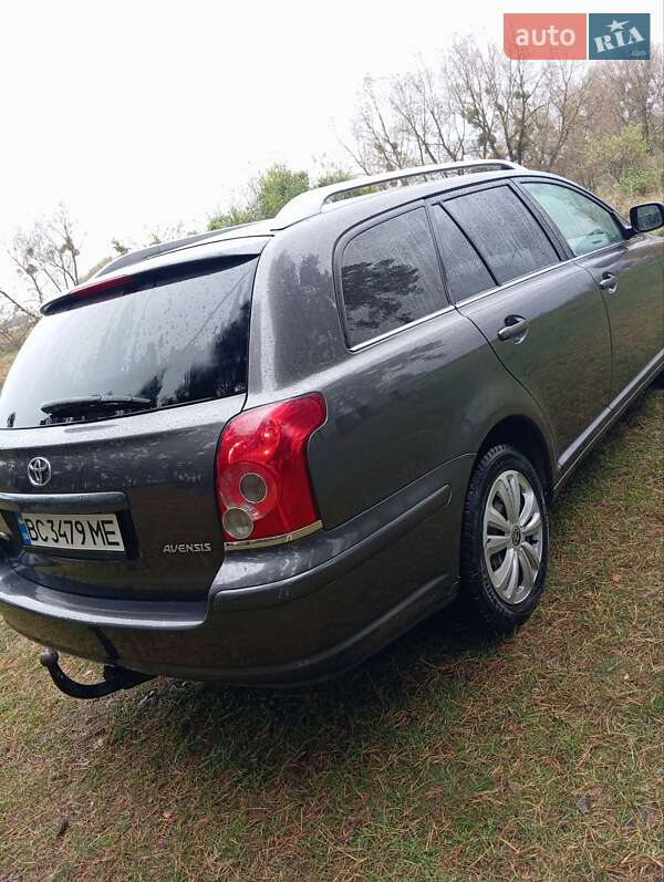 Универсал Toyota Avensis 2006 в Радехове