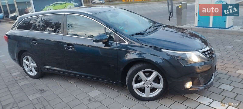 Универсал Toyota Avensis 2011 в Умани