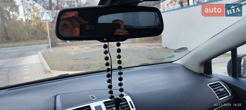 Универсал Toyota Avensis 2011 в Умани