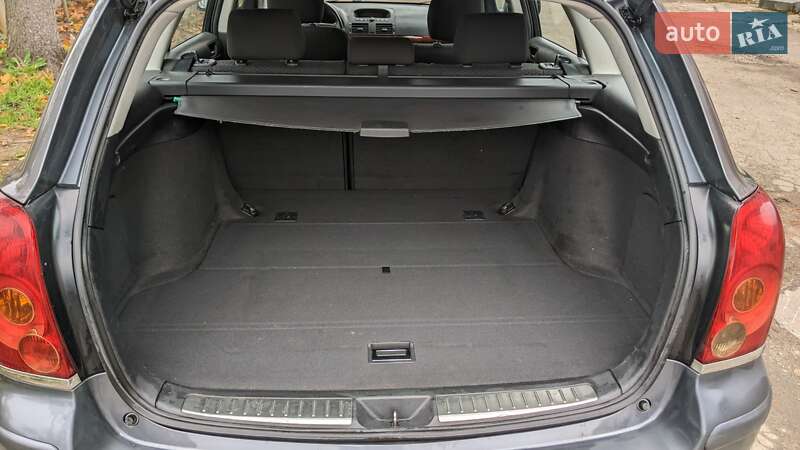 Универсал Toyota Avensis 2005 в Луцке