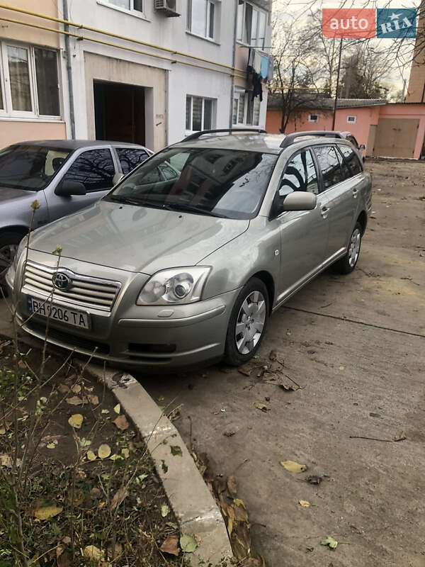 Универсал Toyota Avensis 2003 в Рени