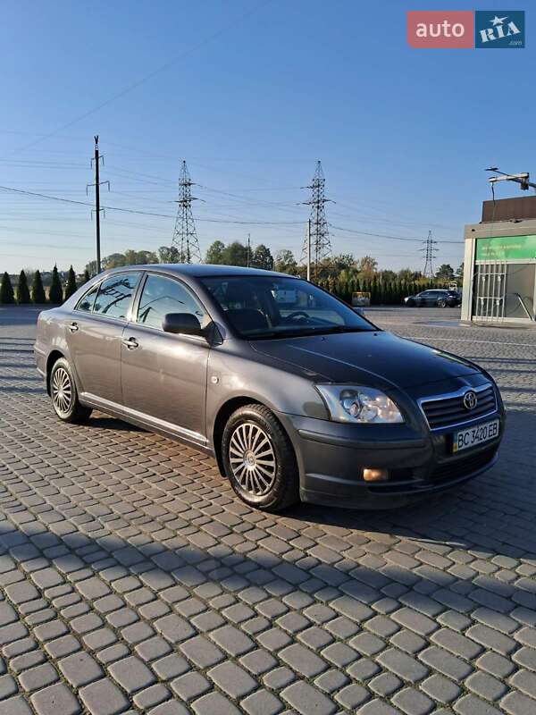 Седан Toyota Avensis 2006 в Львові