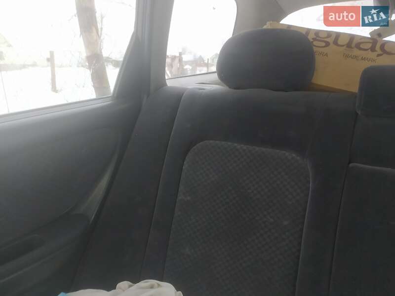 Универсал Toyota Avensis 2002 в Лановцах