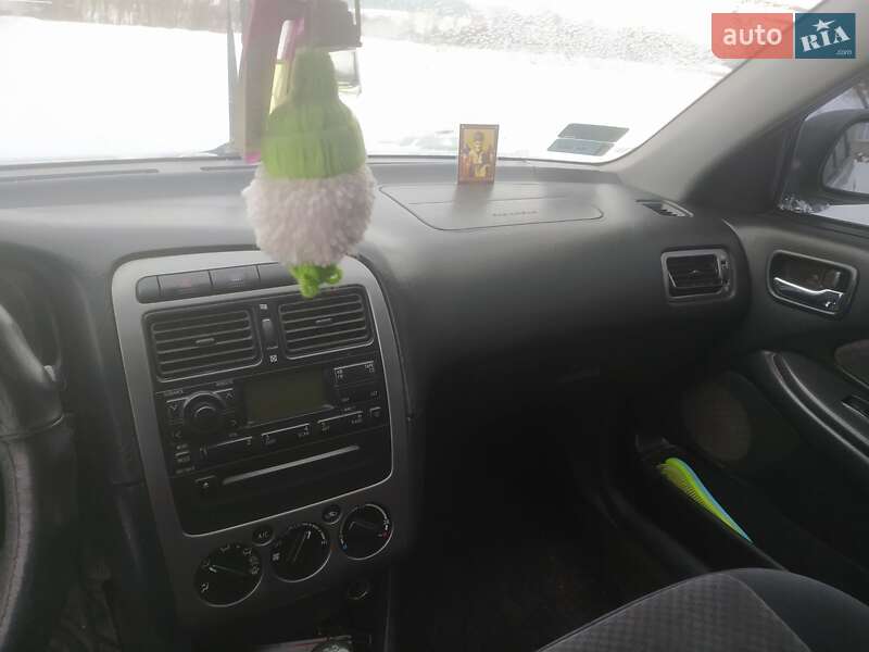 Универсал Toyota Avensis 2002 в Лановцах