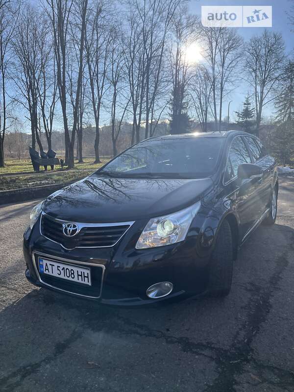 Toyota Avensis 2011