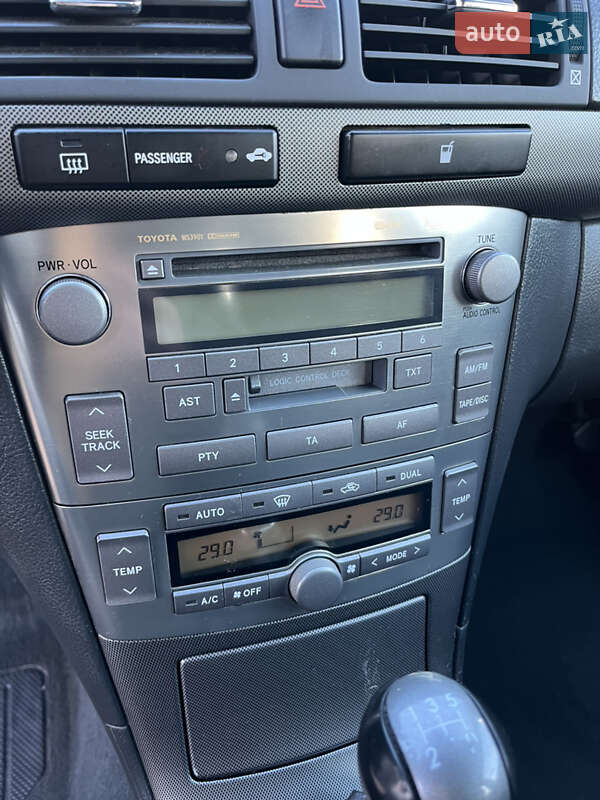 Универсал Toyota Avensis 2004 в Киеве