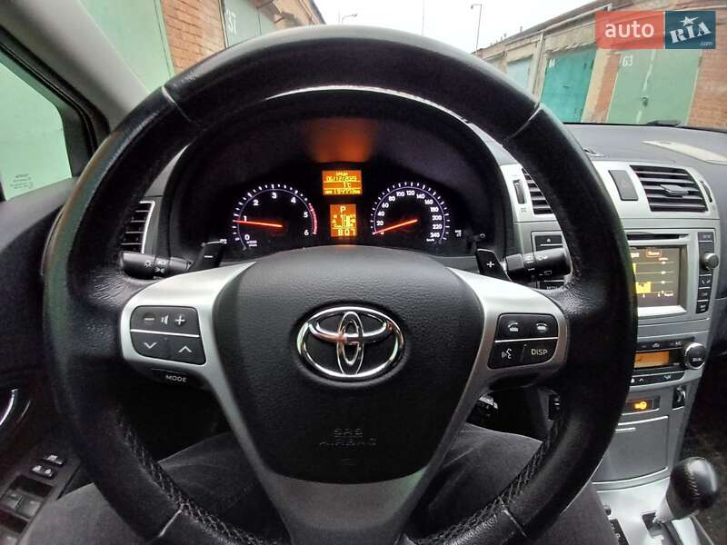Универсал Toyota Avensis 2012 в Полтаве