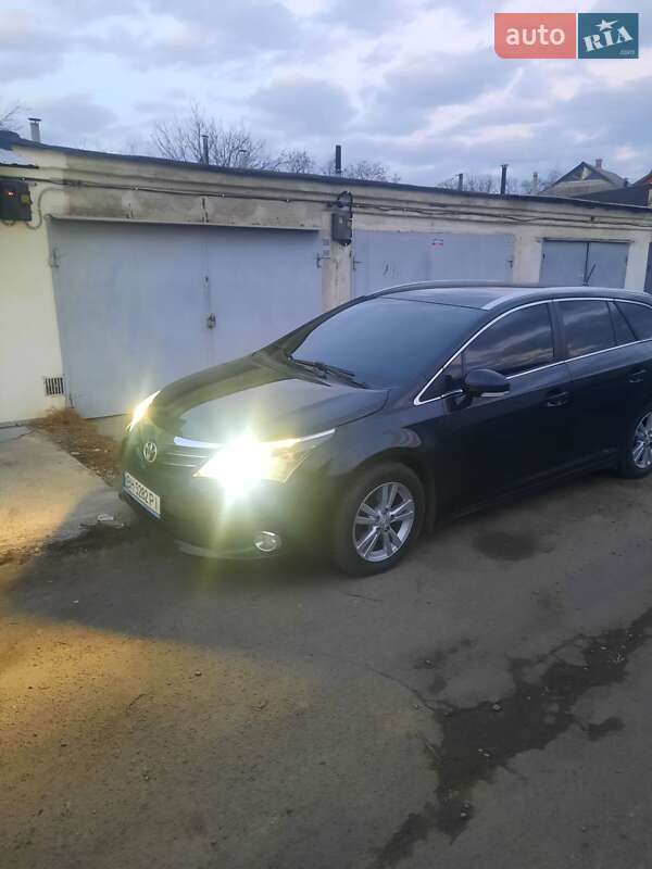 Універсал Toyota Avensis 2013 в Ізмаїлі