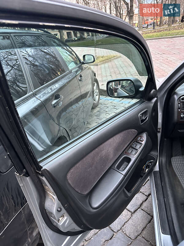 Универсал Toyota Avensis 2000 в Одессе