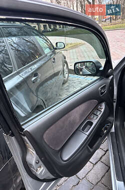Універсал Toyota Avensis 2000 в 