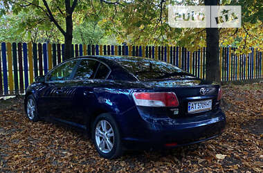 Седан Toyota Avensis 2009 в Калуше