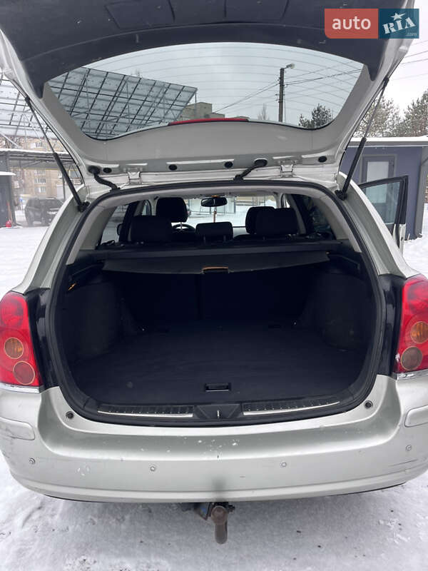 Универсал Toyota Avensis 2004 в Луцке