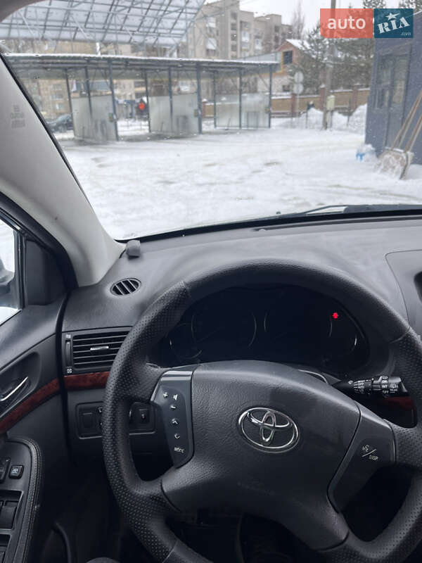 Универсал Toyota Avensis 2004 в Луцке