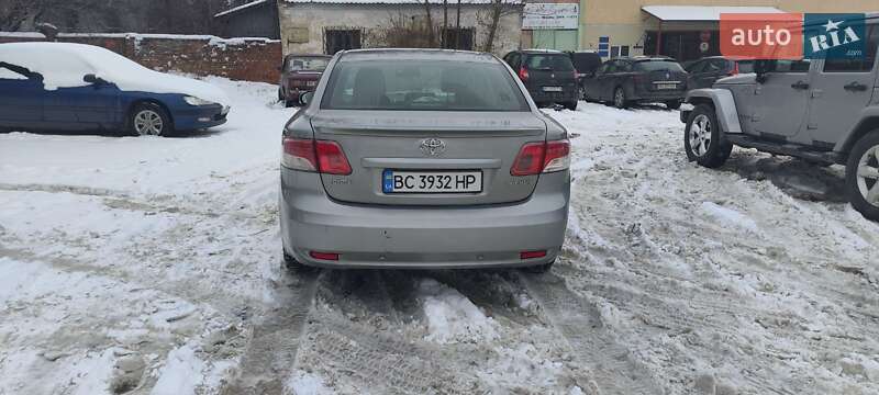 Седан Toyota Avensis 2011 в Львові