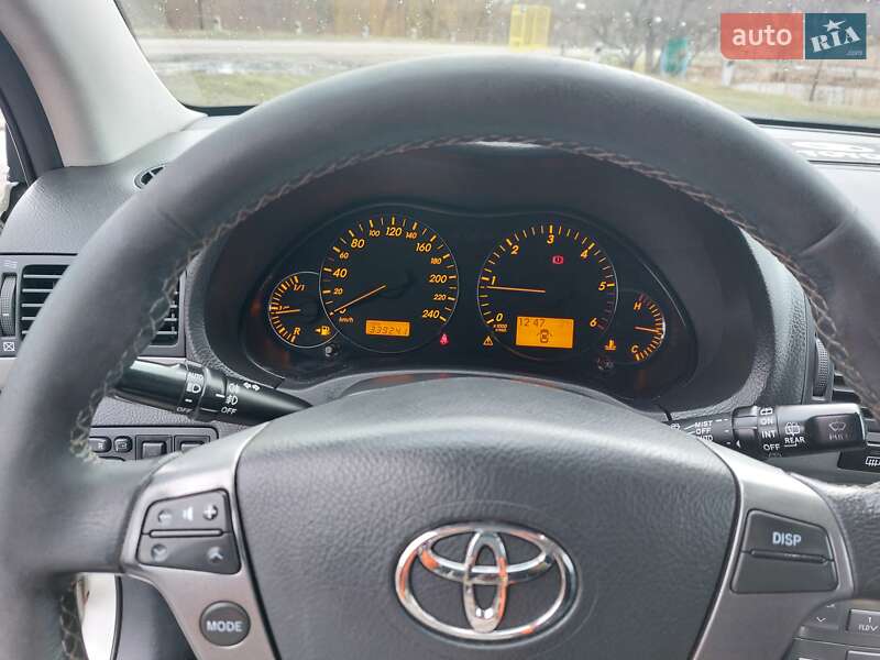 Универсал Toyota Avensis 2006 в Смеле
