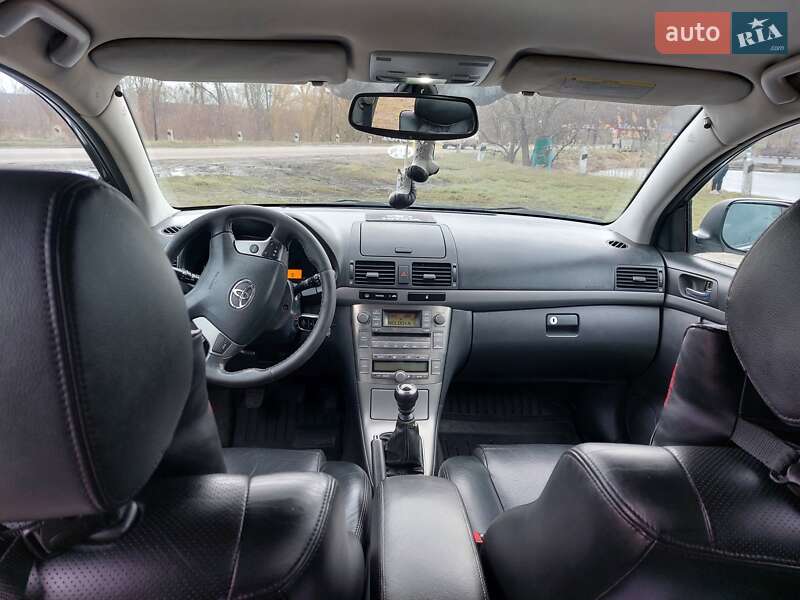Универсал Toyota Avensis 2006 в Смеле