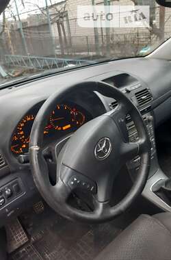 Універсал Toyota Avensis 2005 в П'ятихатках