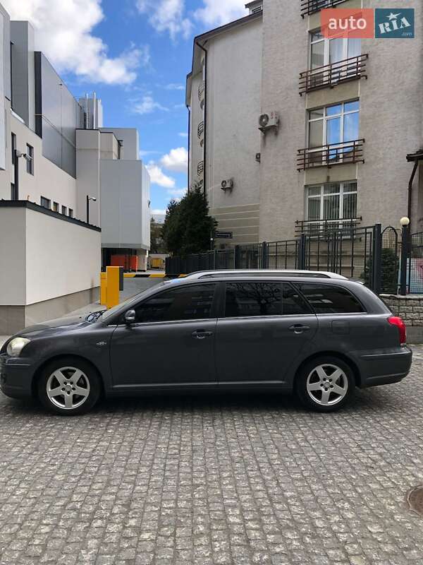 Універсал Toyota Avensis 2006 в Львові