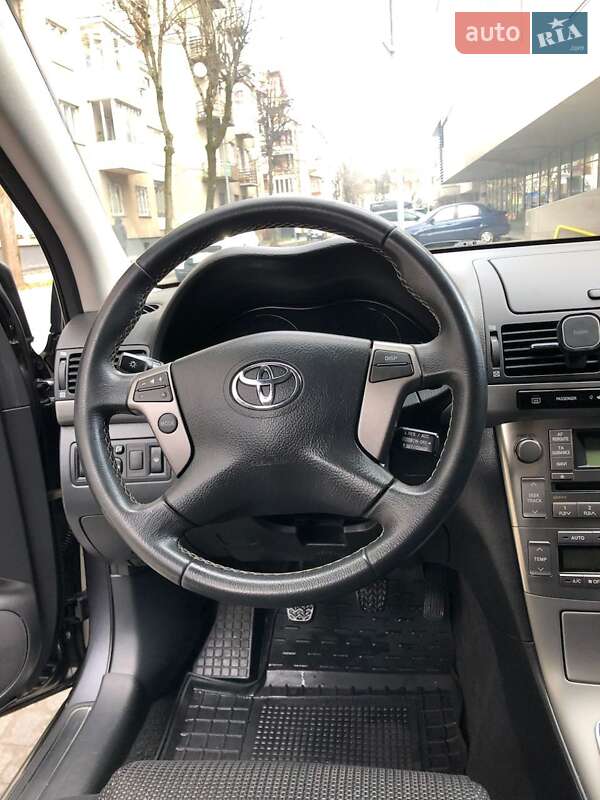 Універсал Toyota Avensis 2006 в Львові