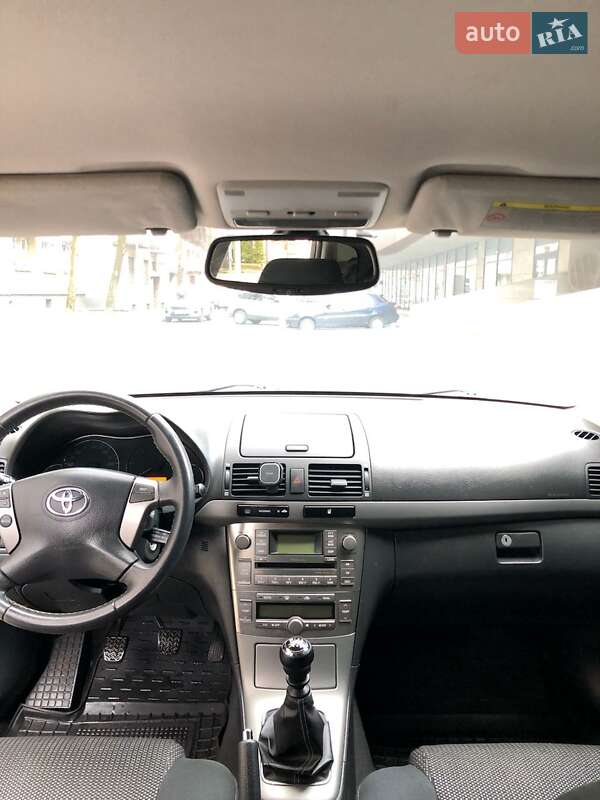 Універсал Toyota Avensis 2006 в Львові