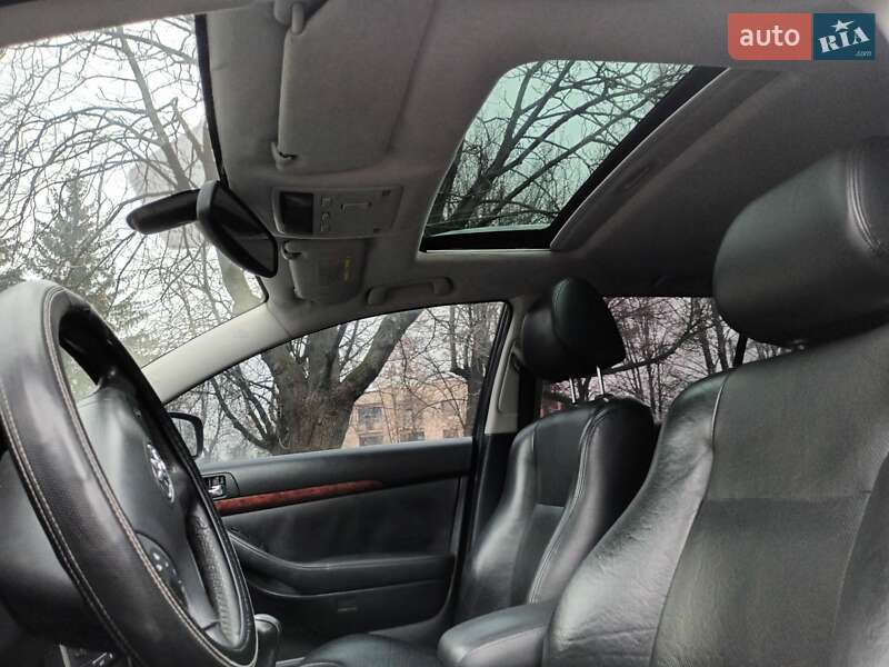 Універсал Toyota Avensis 2003 в Рівному