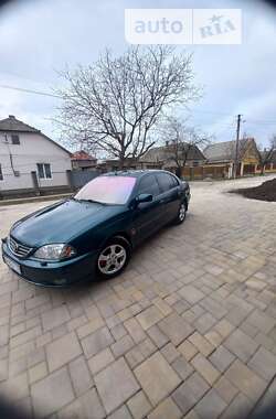 Седан Toyota Avensis 2002 в Измаиле