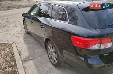 Универсал Toyota Avensis 2013 в Конотопе