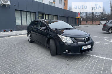 Універсал Toyota Avensis 2010 в Черкасах