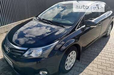 Седан Toyota Avensis 2013 в Дрогобыче