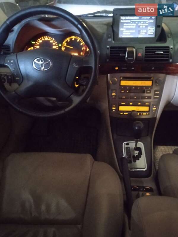 Универсал Toyota Avensis 2004 в Харькове