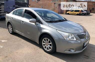 Седан Toyota Avensis 2011 в Умані