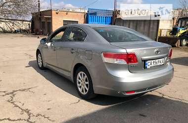 Седан Toyota Avensis 2011 в Умани