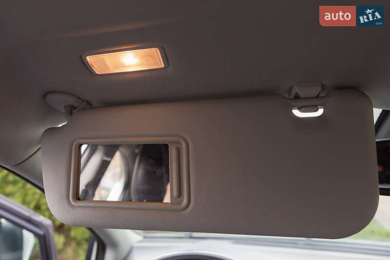 Седан Toyota Avensis 2015 в Дрогобыче