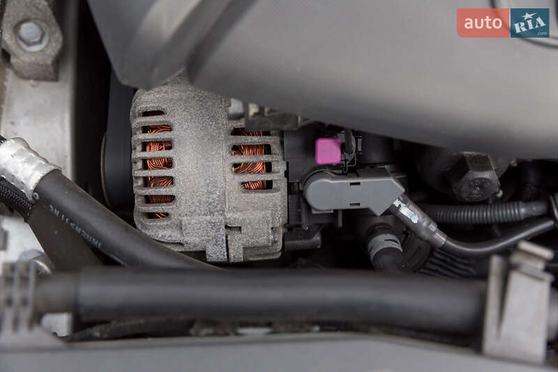 Седан Toyota Avensis 2015 в Дрогобыче