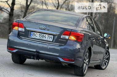 Седан Toyota Avensis 2012 в Самборе