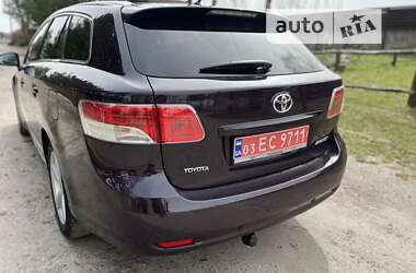 Универсал Toyota Avensis 2009 в Бродах