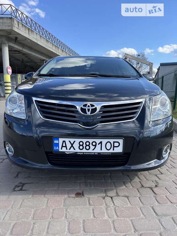 Toyota Avensis 2010
