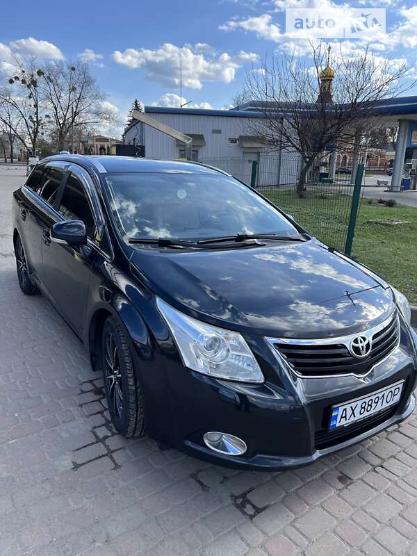 Универсал Toyota Avensis 2010 в Харькове