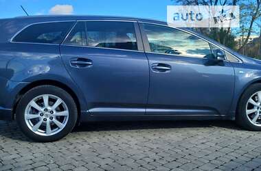 Універсал Toyota Avensis 2009 в Івано-Франківську