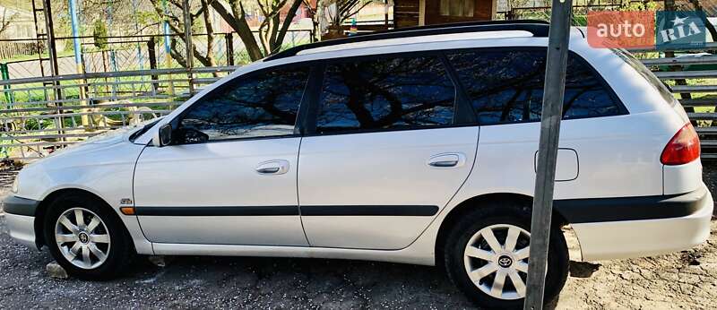 Универсал Toyota Avensis 2001 в Днепре