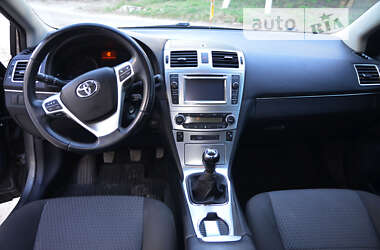 Универсал Toyota Avensis 2012 в Ромнах