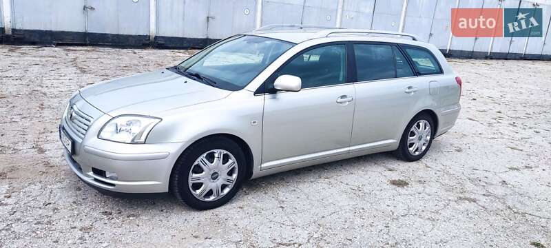 Універсал Toyota Avensis 2004 в Болграді