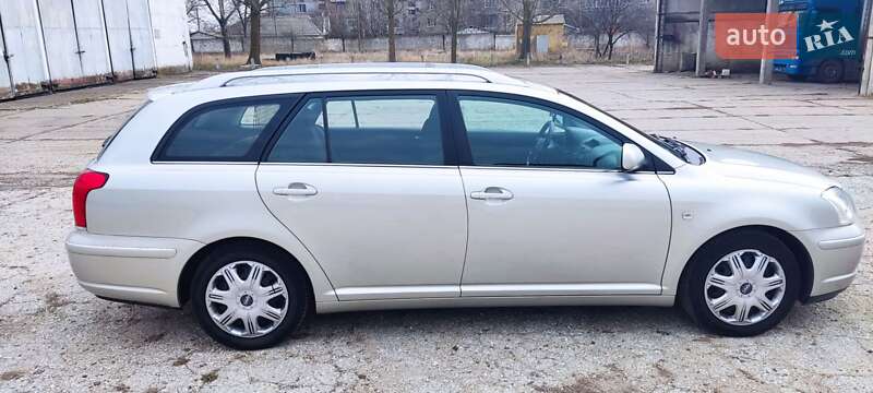 Універсал Toyota Avensis 2004 в Болграді