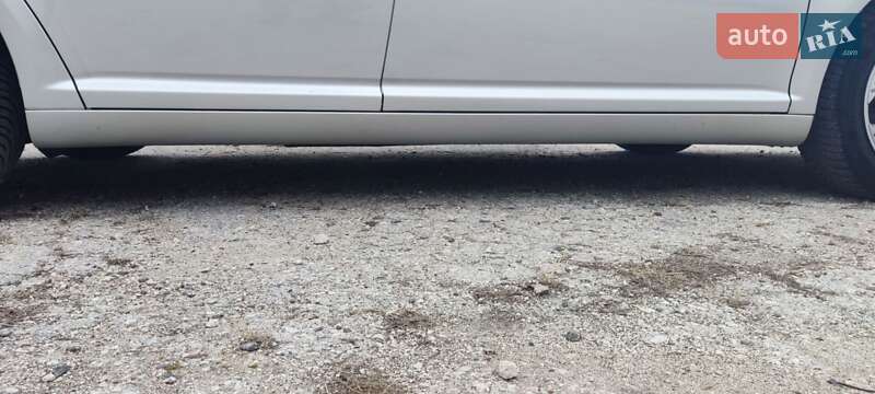 Універсал Toyota Avensis 2004 в Болграді